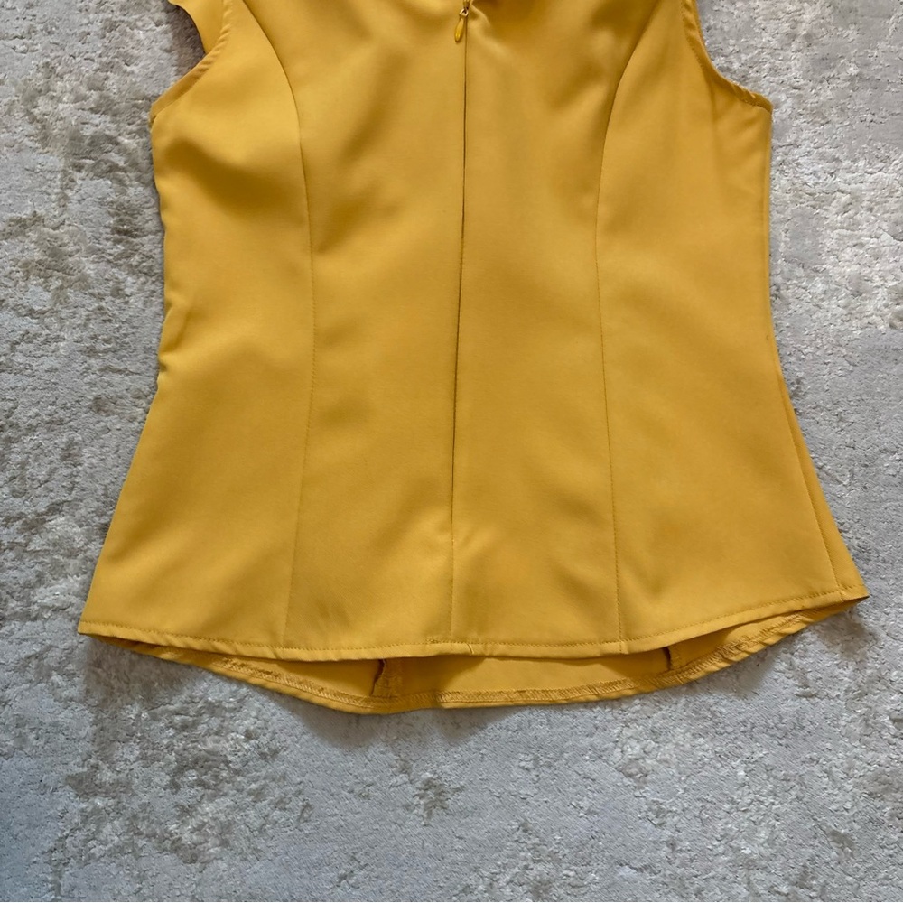 Gracia Big Bow Ruffle Mustard Yellow Sleeveless Top Size Small - Picture 9 of 9
